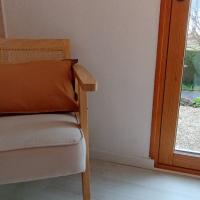 Fauteuil et vue terrasse 