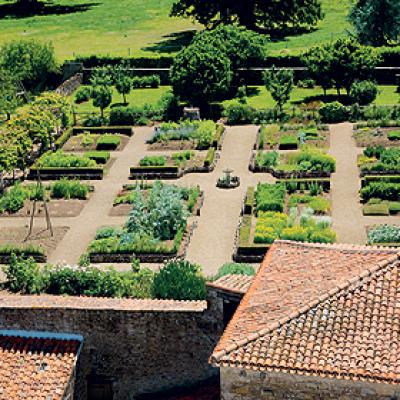 Jardin Médiéva l: Bazoges en Pareds