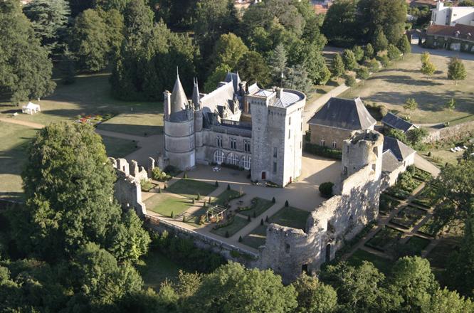 Chateau la flocelliere vendee